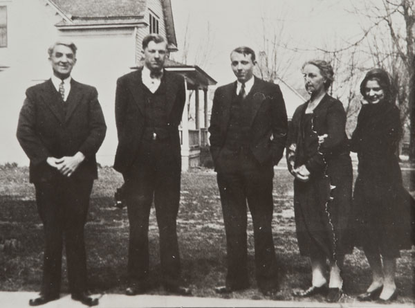 Dad's family around 1928