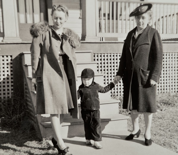 Mom, me and Grandma Angle.
